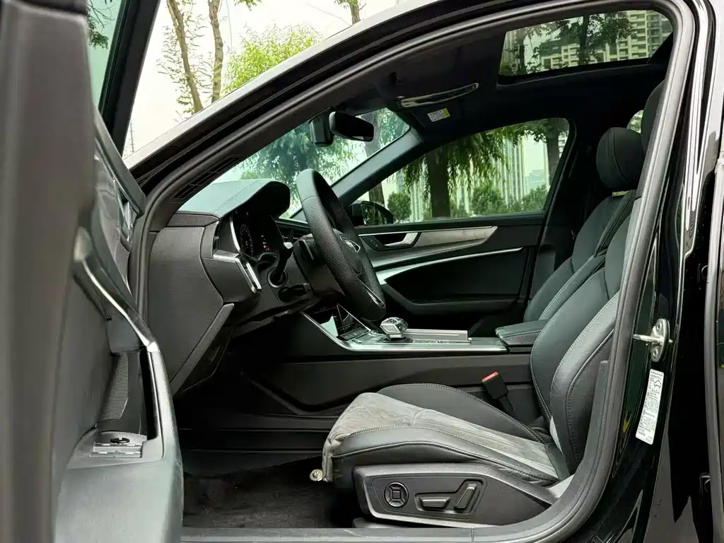 Audi A6L 2022 40 TFSI Luxury