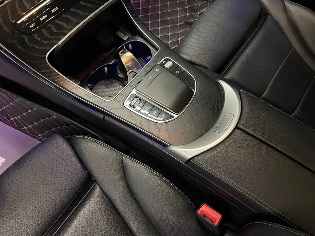 Mercedes-Benz C-Class — миниатюра 11