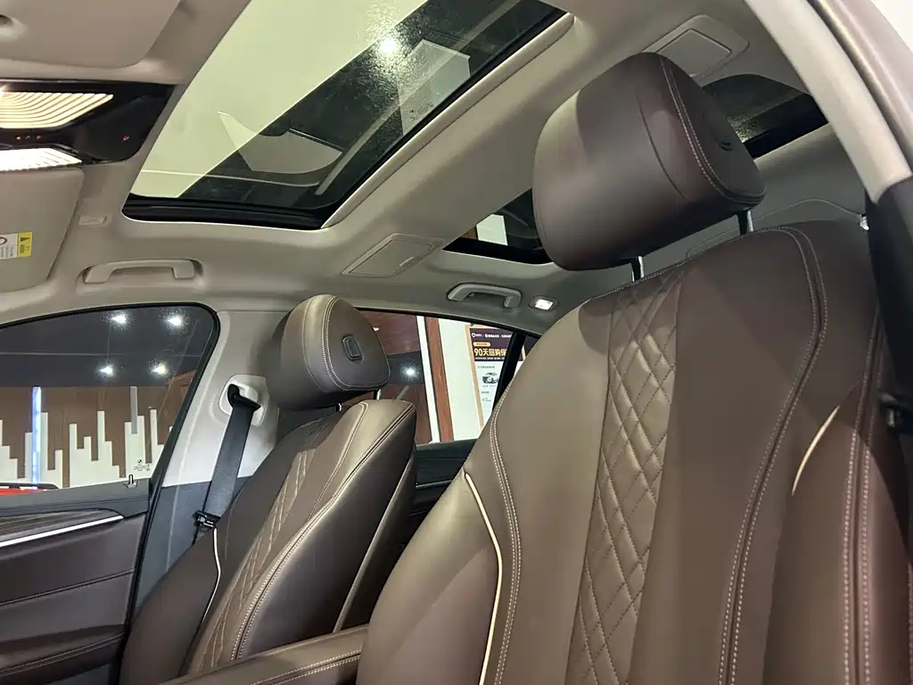 BMW 5 Series — миниатюра 11