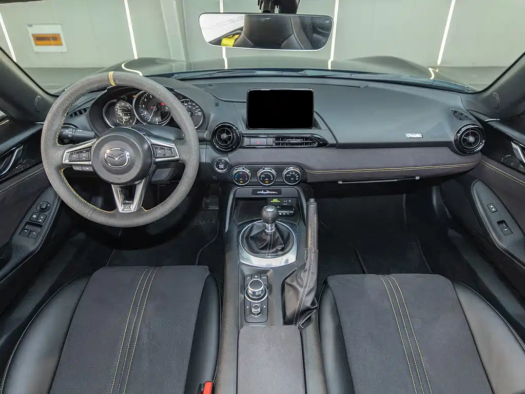 Mazda MX-5 2023 2.0L MT