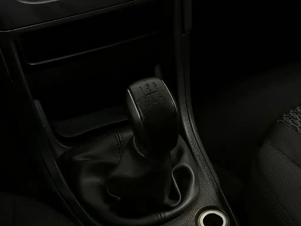 Peugeot 308 — миниатюра 13