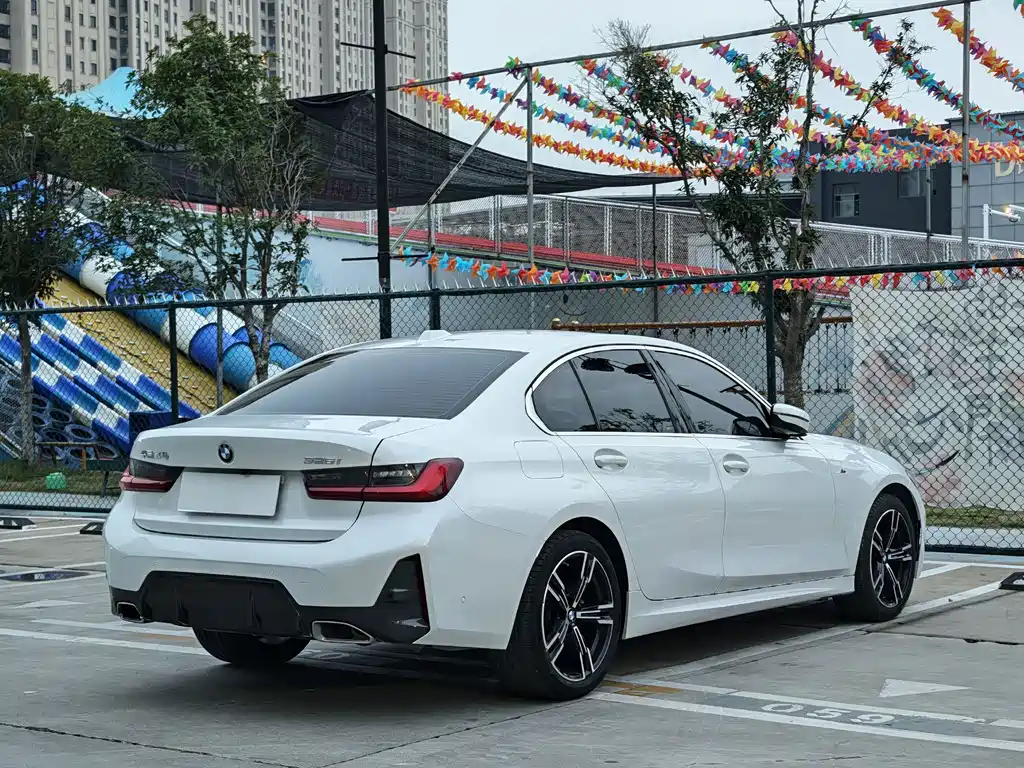 BMW 3 Series — миниатюра 8