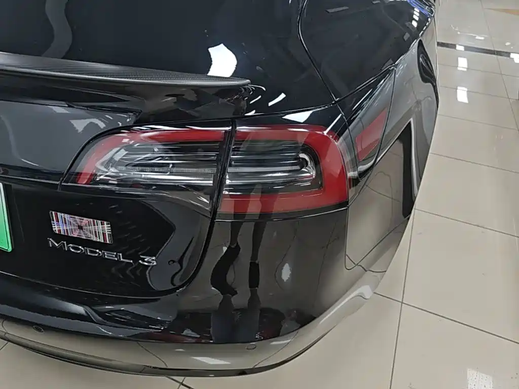 Tesla Model 3 — миниатюра 8