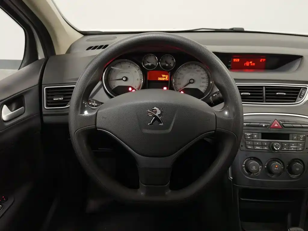 Peugeot 308 — миниатюра 11