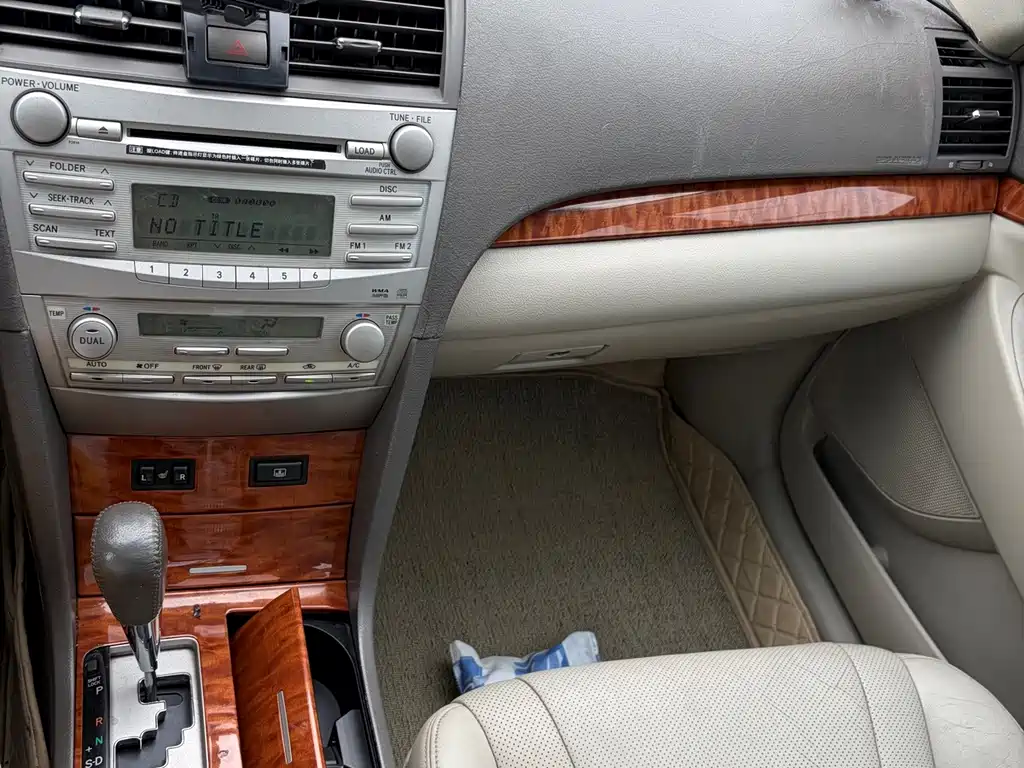 Toyota Camry — миниатюра 9