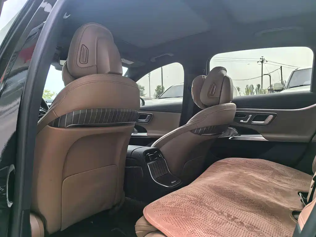 Mercedes-Benz E-Class — миниатюра 8