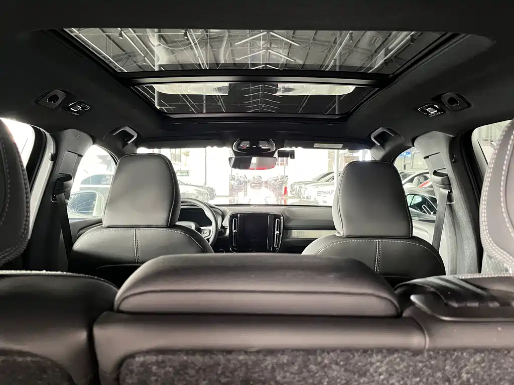 Volvo XC40 — миниатюра 5