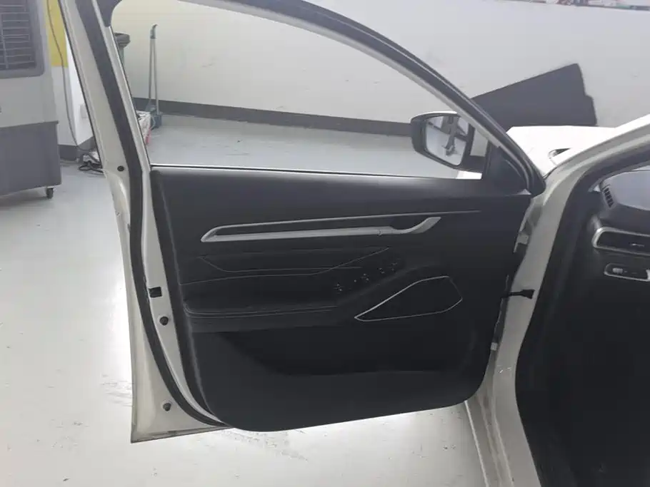 Geely Emgrand — миниатюра 7