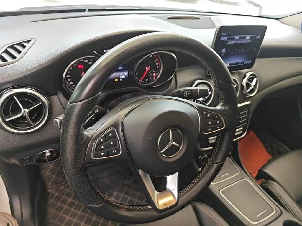 Mercedes-Benz GLA — миниатюра 10