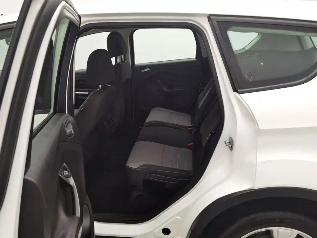Ford Kuga — миниатюра 15