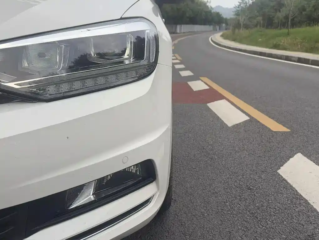 Volkswagen Touran — миниатюра 13