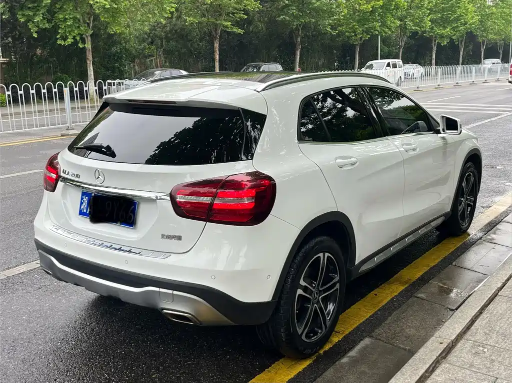 Mercedes-Benz GLA — миниатюра 6