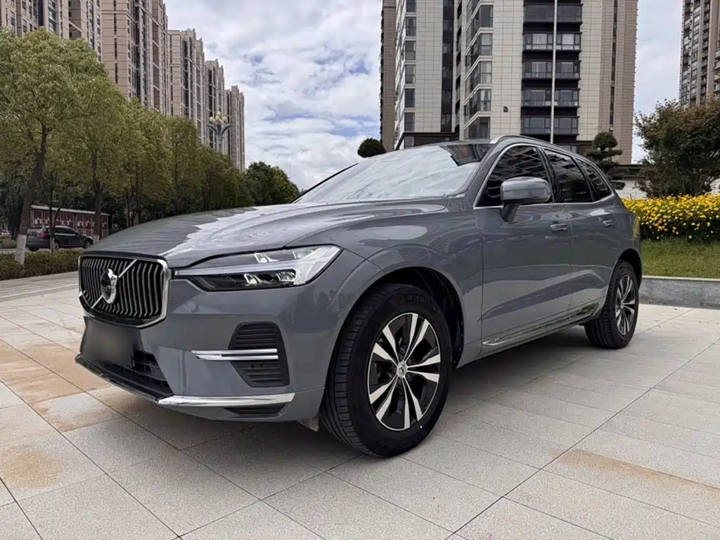 Volvo XC60 2023 B5 Luxury