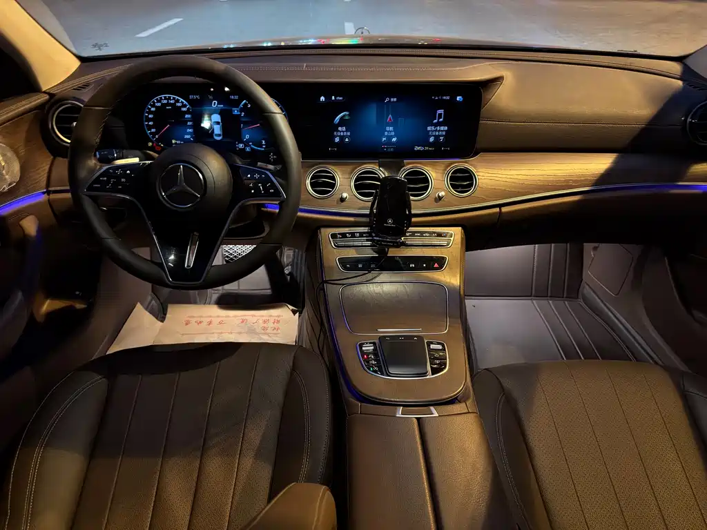 Mercedes-Benz E-Class — миниатюра 6