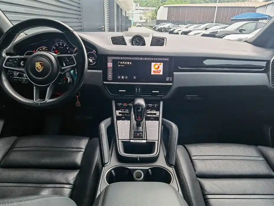 Porsche Cayenne Hybrid — миниатюра 5