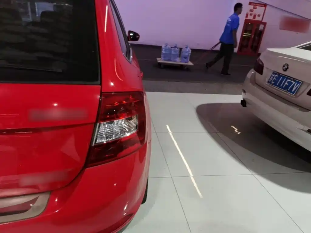 Skoda Rapid Spaceback — миниатюра 8