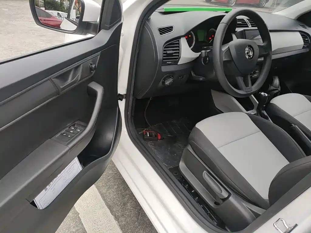 Skoda Fabia — миниатюра 16