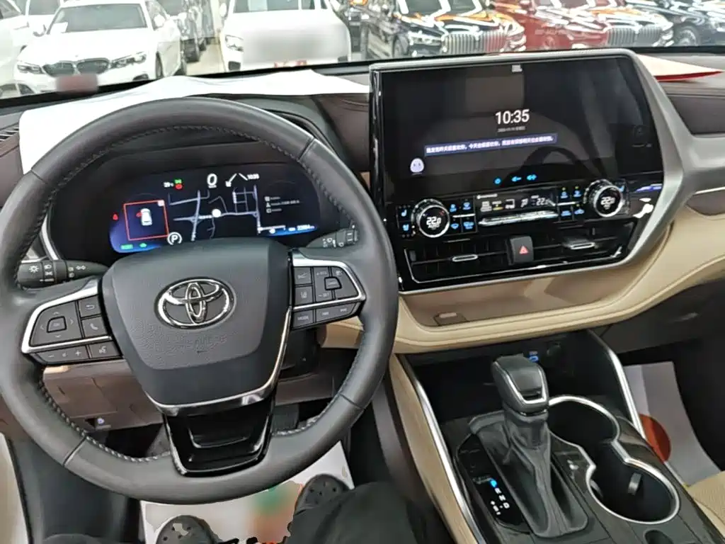 Toyota Highlander — миниатюра 10