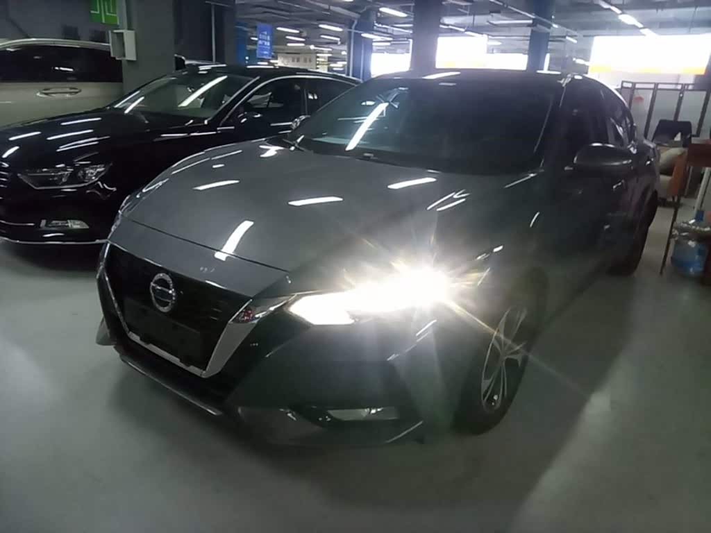 Nissan Sylphy 1.6 л 2023 г. Серебристо-серый, пробег 43000 км