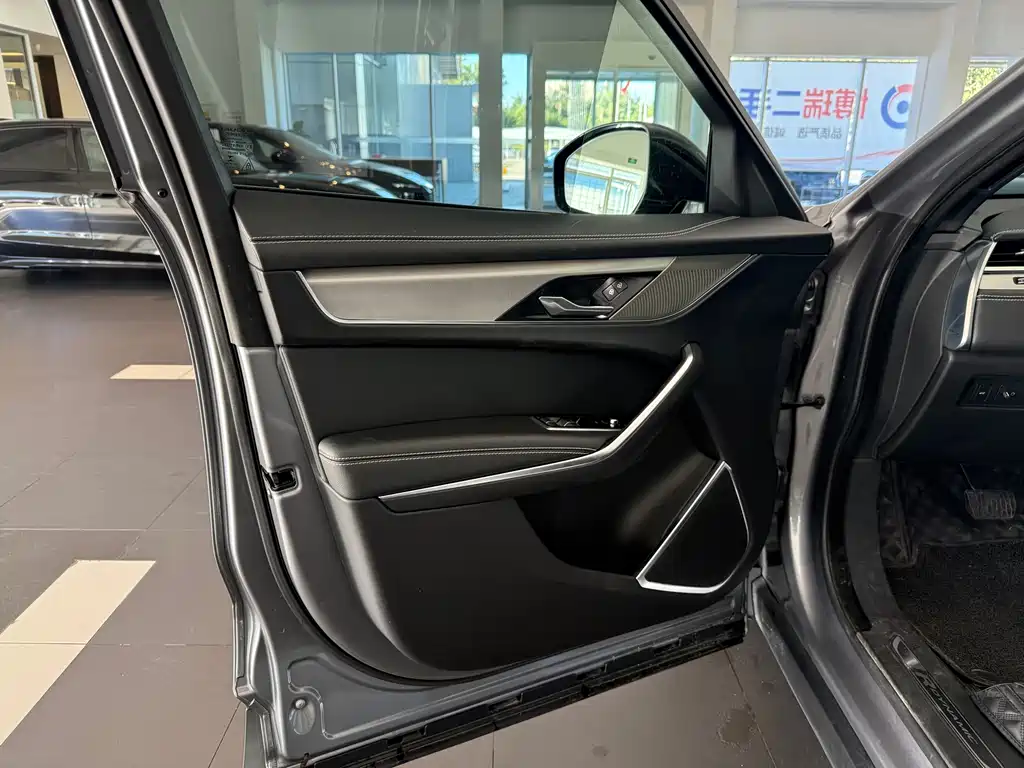 Jaguar F-PACE — миниатюра 16