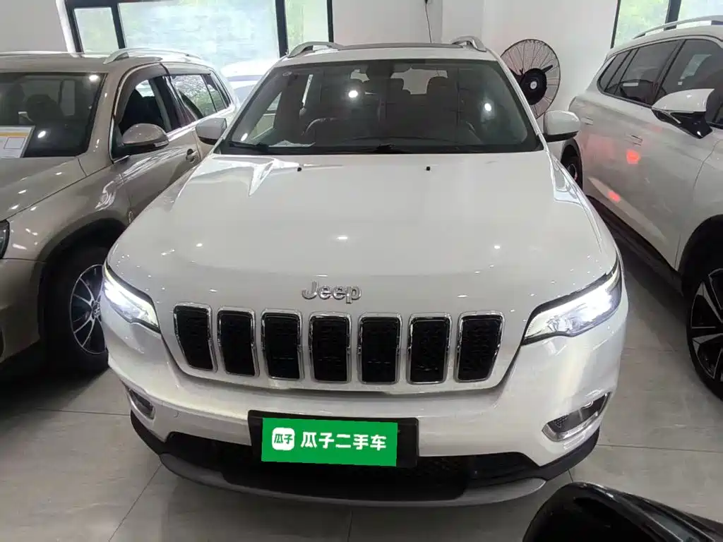 Jeep Cherokee — миниатюра 3