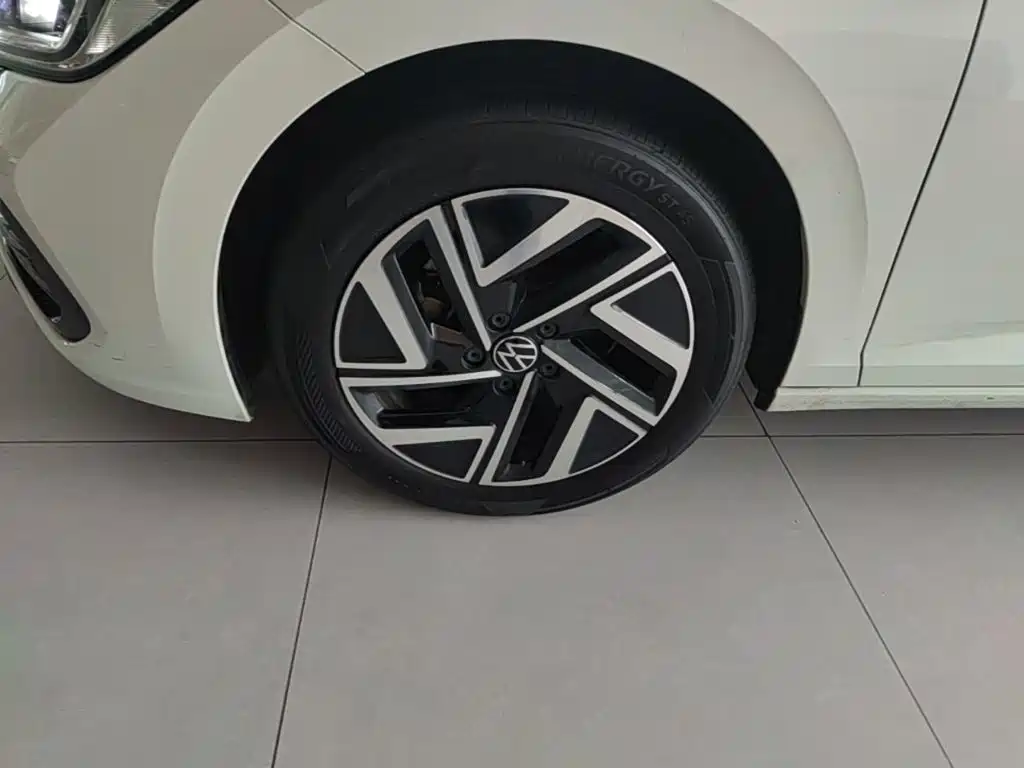 Volkswagen Sagitar — миниатюра 23