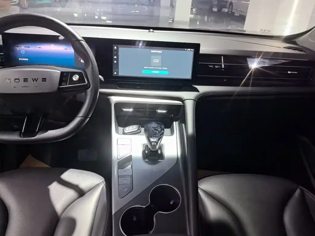 Roewe RX5 — миниатюра 13