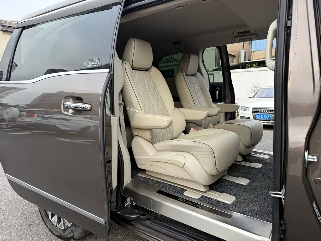 Buick GL8 — миниатюра 13
