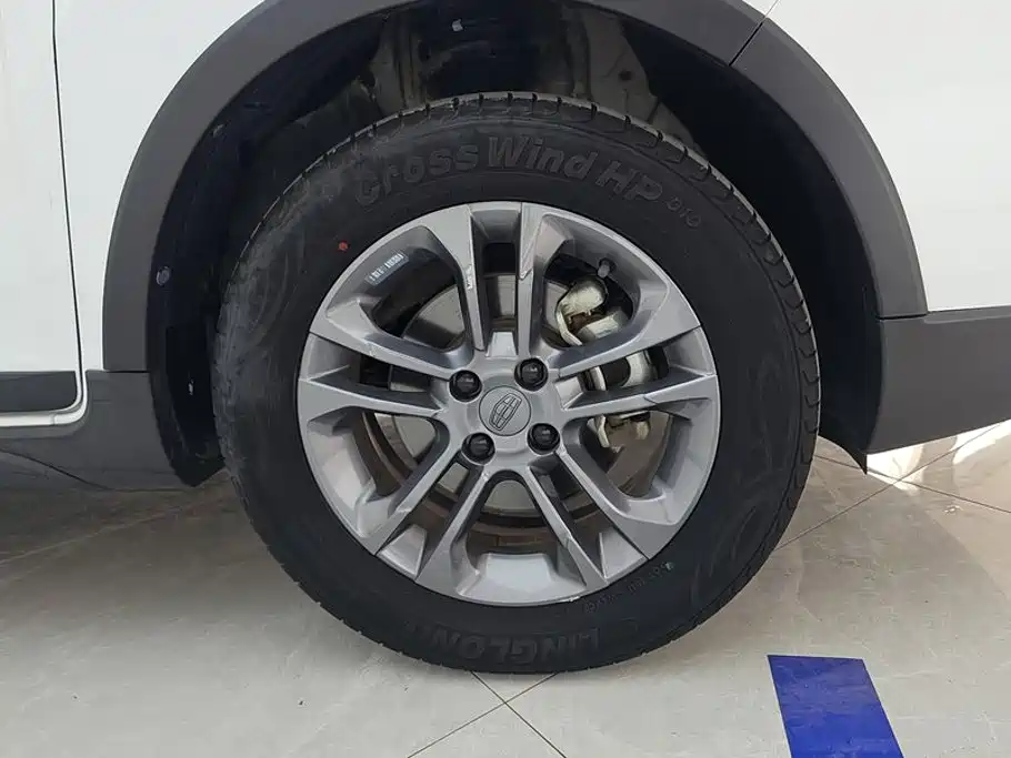 Geely Vision X3 — миниатюра 6