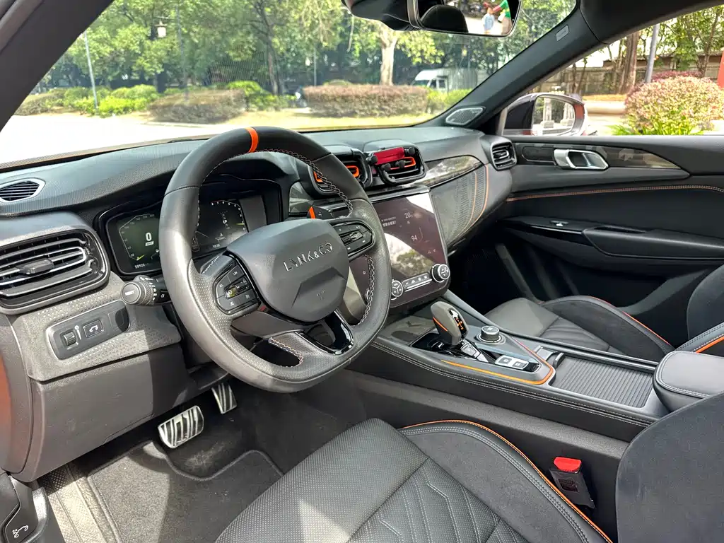 LYNK & CO. 02 HATCHBACK