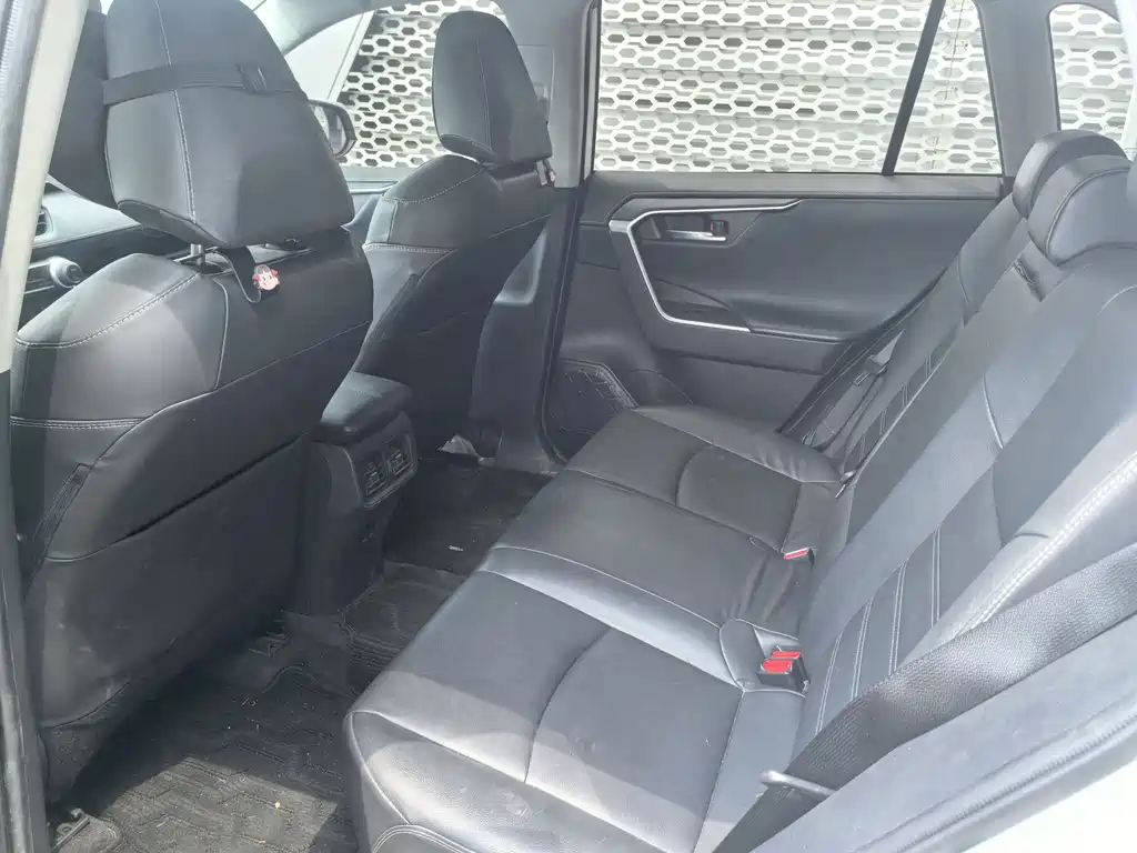 Toyota RAV4 2021 2.0L CVT PLUS