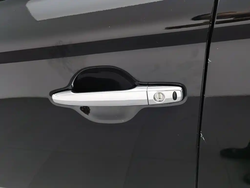 Mitsubishi Outlander (Import) — миниатюра 18