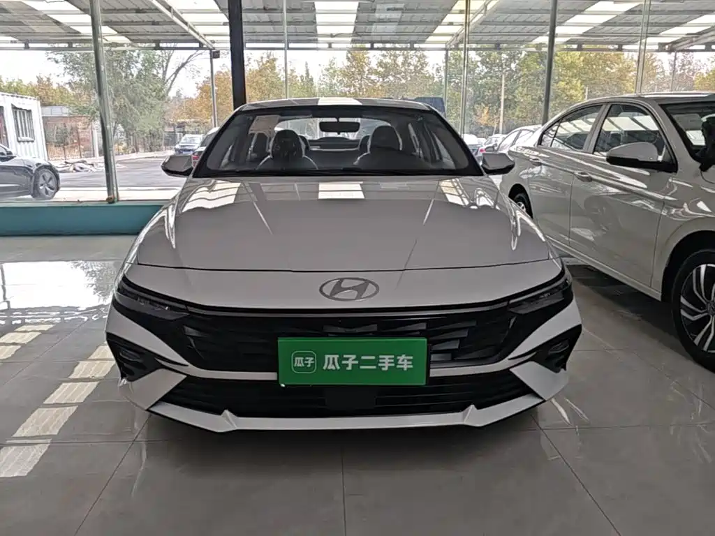 Hyundai Elantra — миниатюра 3