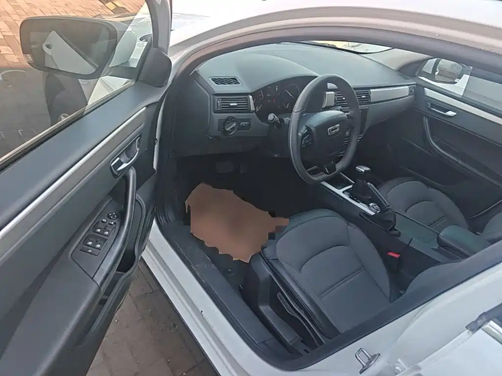 Qoros Qoros 3 — миниатюра 16