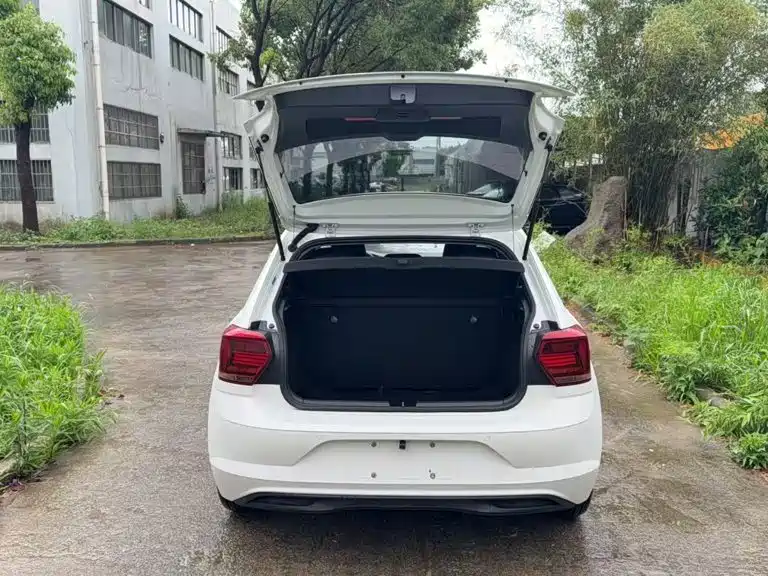 Volkswagen Polo — миниатюра 6