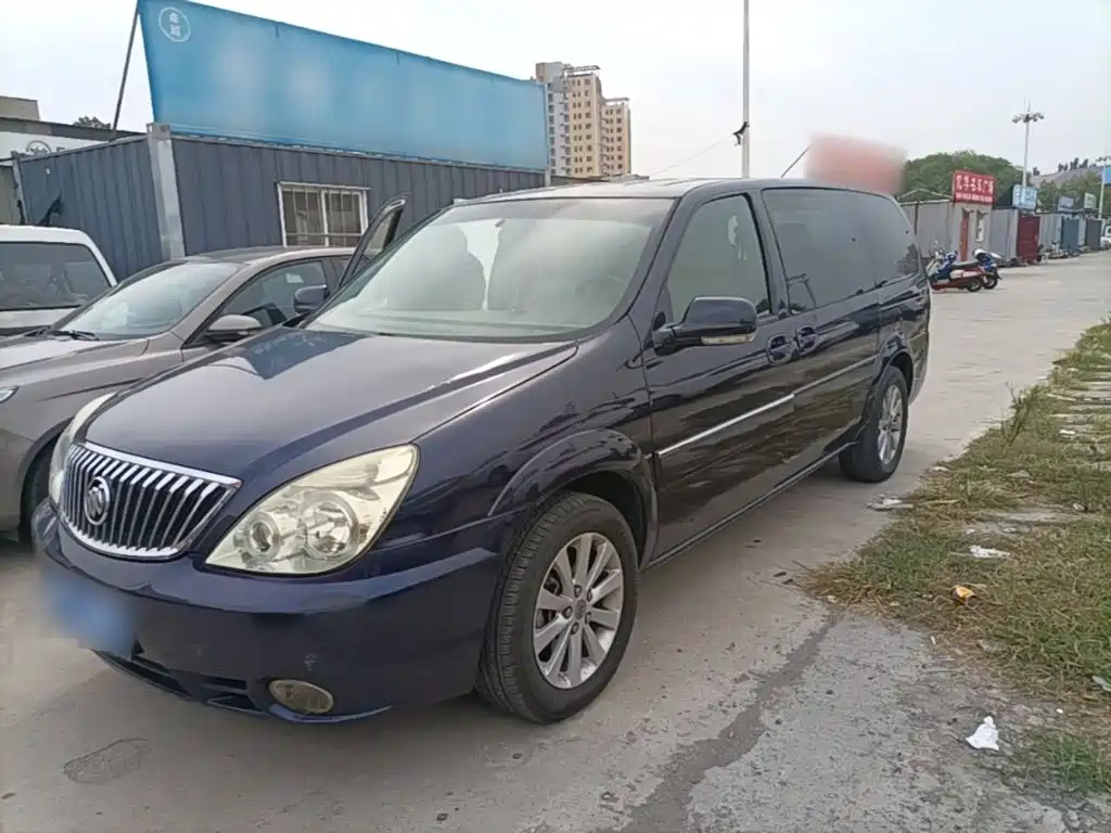 Buick GL8 — миниатюра 2