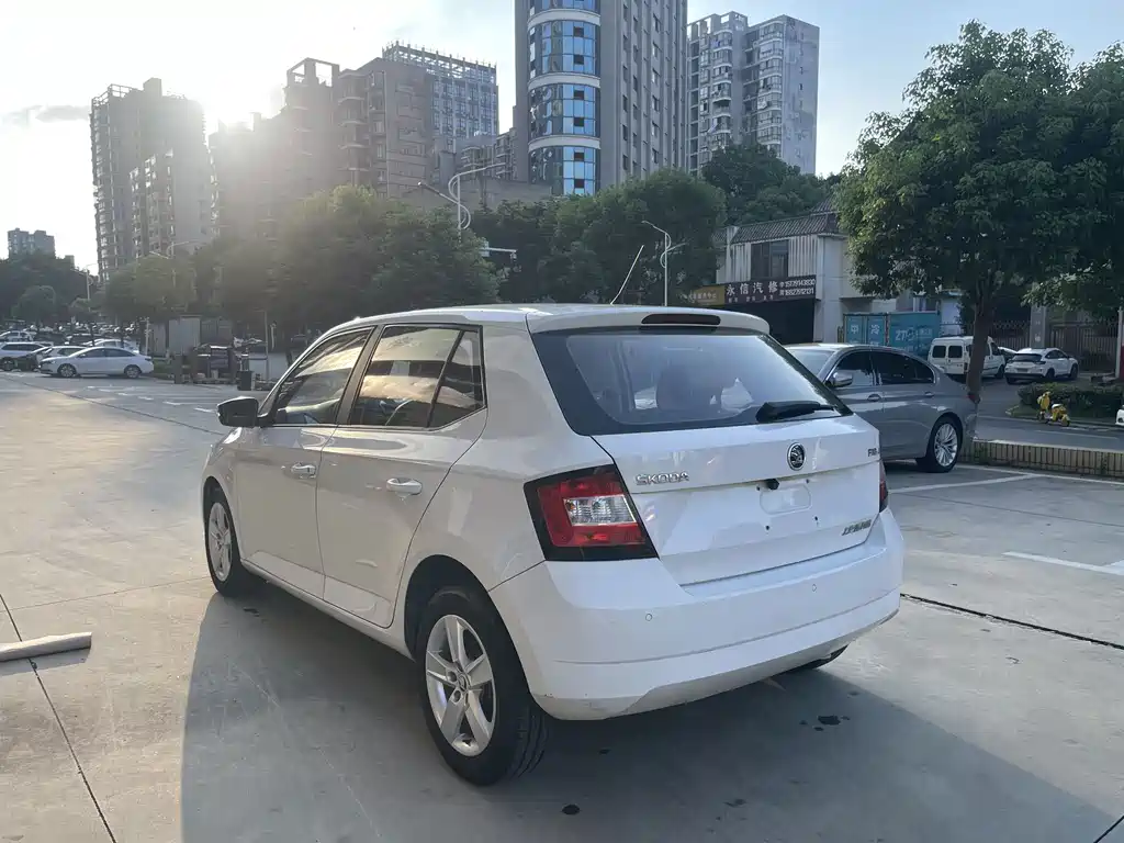 Skoda Fabia — миниатюра 5