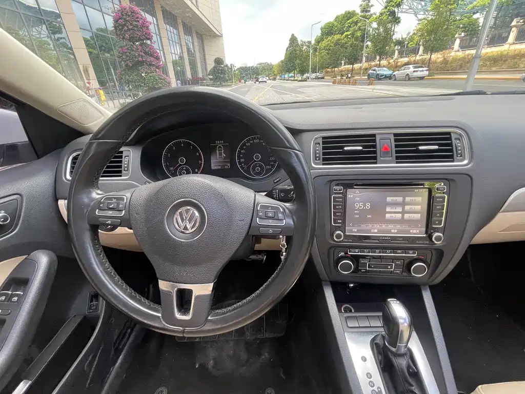 Volkswagen Sagitar — миниатюра 15
