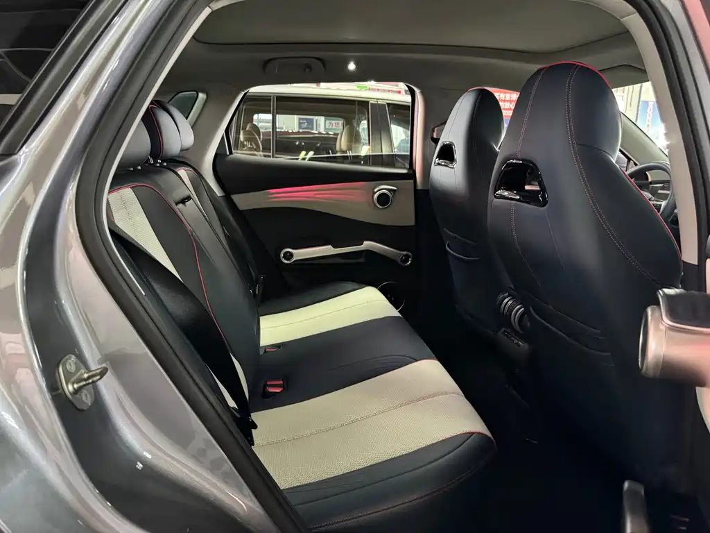 BYD Yuan Plus — миниатюра 9