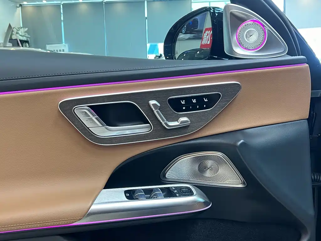 Mercedes-Benz E-Class — миниатюра 4