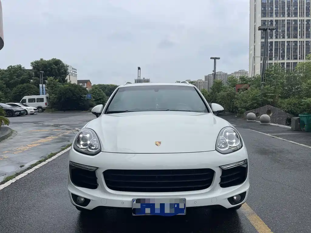 Porsche Cayenne — миниатюра 3