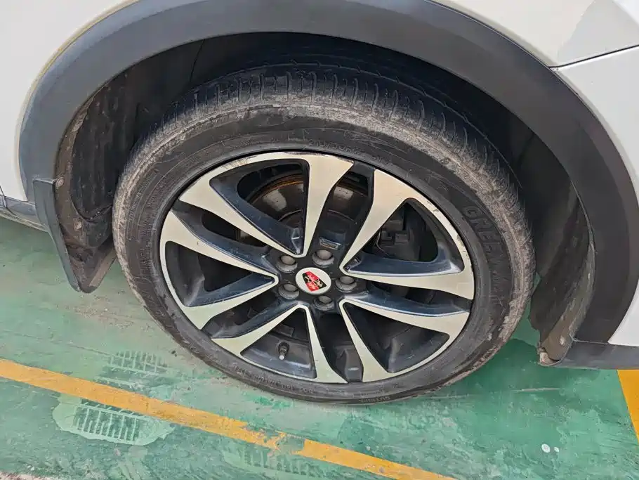 Roewe RX3 — миниатюра 6