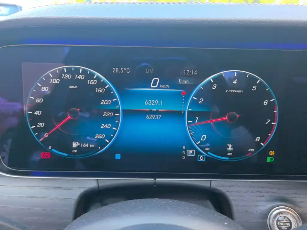 Mercedes-Benz E-Class — миниатюра 12