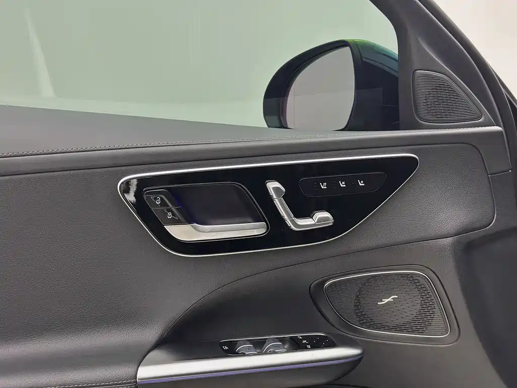 Mercedes-Benz C-Class — миниатюра 15