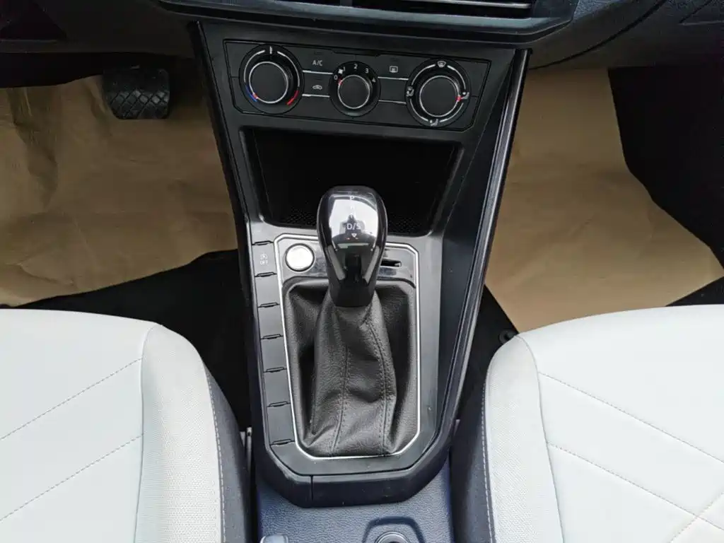 Volkswagen Lavida — миниатюра 10