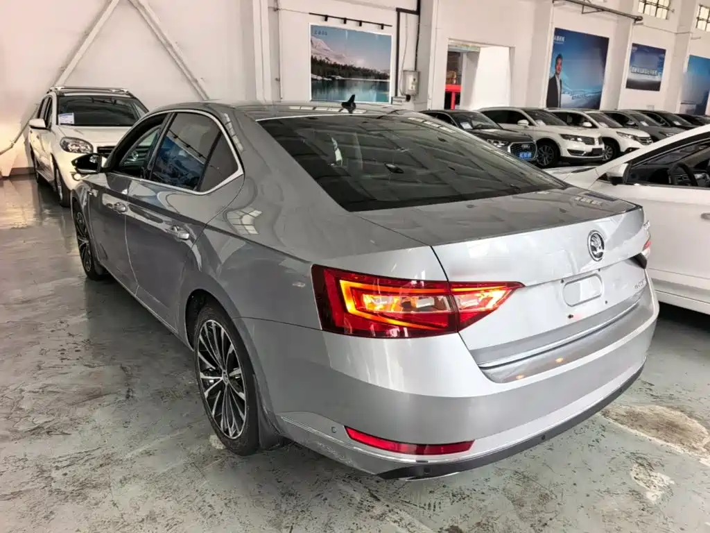 Skoda Superb — миниатюра 23