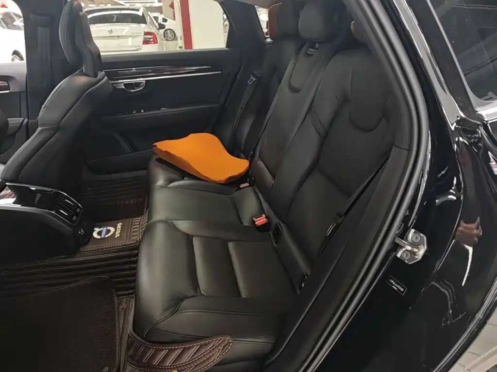 Volvo S90 — миниатюра 17