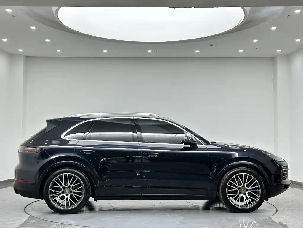 Porsche Cayenne — миниатюра 4