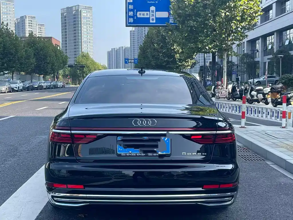 Audi A8 — миниатюра 6