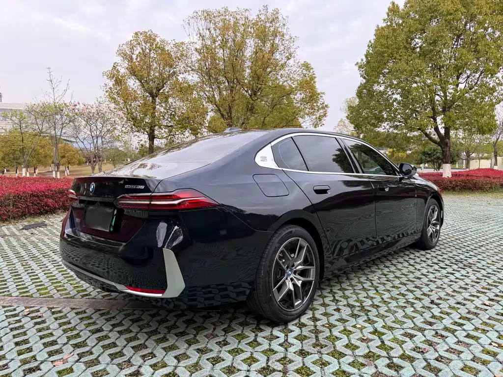 BMW i5 — миниатюра 4